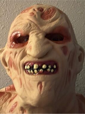 Horror Full-Head Mask in Cream and Red - Scary Party Accessory